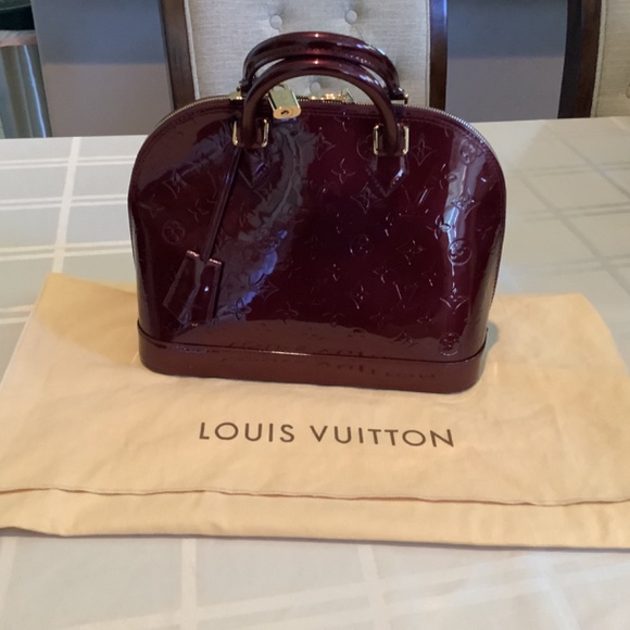 Louis Vuitton handbags - Picture 7 of 8